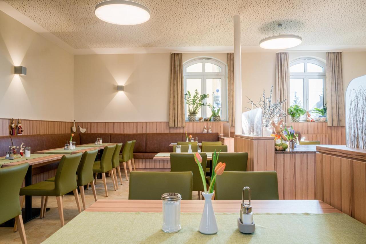 Hotel Goldener Loewe غنزبرغ المظهر الخارجي الصورة