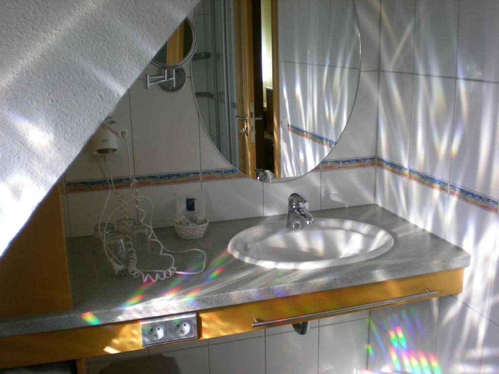 Hotel Goldener Loewe غنزبرغ الغرفة الصورة
